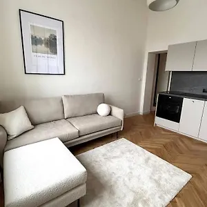  Apartament Old Town , Wi-fi , 2-beds , Aesthetics - By Hik
